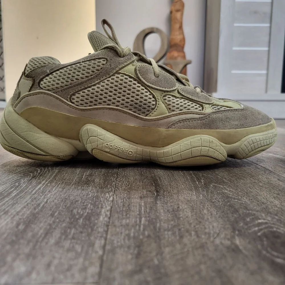 Men's Adidas Yeezy 500‎ Sneakers Beige Size Unknown